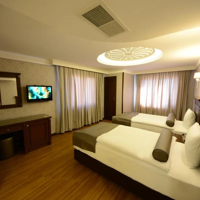 Room, Triple, Grand Bazaar Hotel 2/10