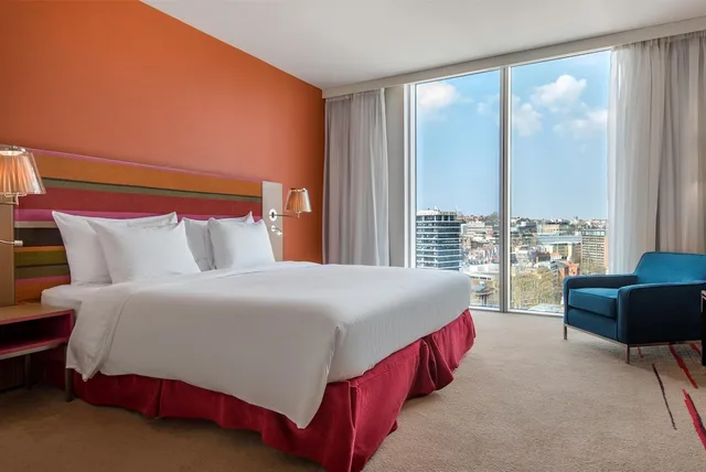 غرفة سوبيريور بسريرين منفصلين بإطلالة على المدينة، Majestic Hotel Bristol 7/10