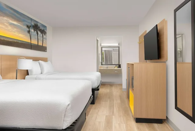 غرفة بسريرين مزدوجين، Days Inn By Wyndham Lake City I-75 1/6