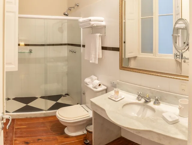 جناح، Hotel Solar do Império 7/10