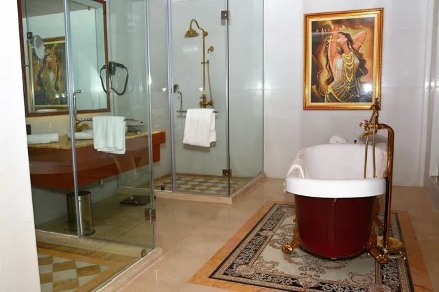 Presidential, Suite, King Bed, with Pool، Indana Palace Jaipur 2/2