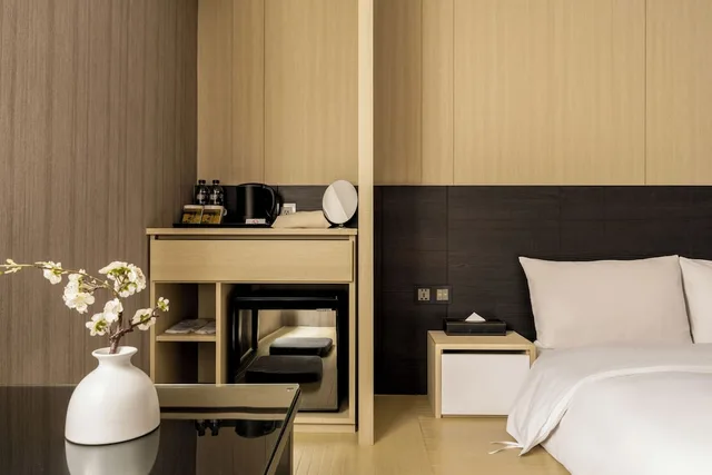 غرفة قياسية بسرير مزدوج بحوض استحمام، Jin Man Jia Hotel 7/7