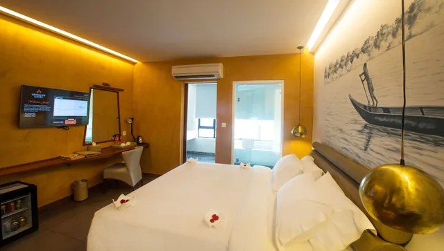 Mekong, Deluxe, King Bed, River View، Almond Bassac River Hotel 2/8