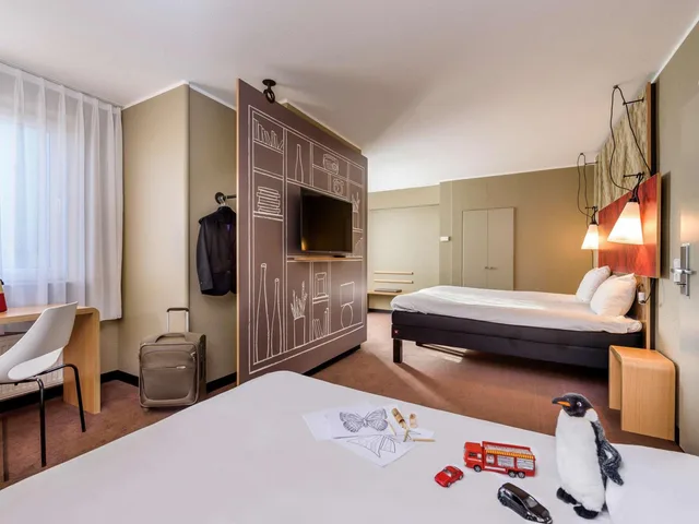 غرفة سوبيريور عائلية بسرير مزدوج مع أريكة، Ibis Frankfurt Centrum 4/10