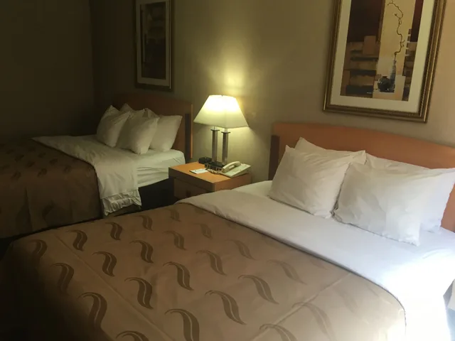 غرفة بسريرين كوين بحوض جاكوزي في الطابق الأرضي، Quality Inn Nashville Bloomington 3/9