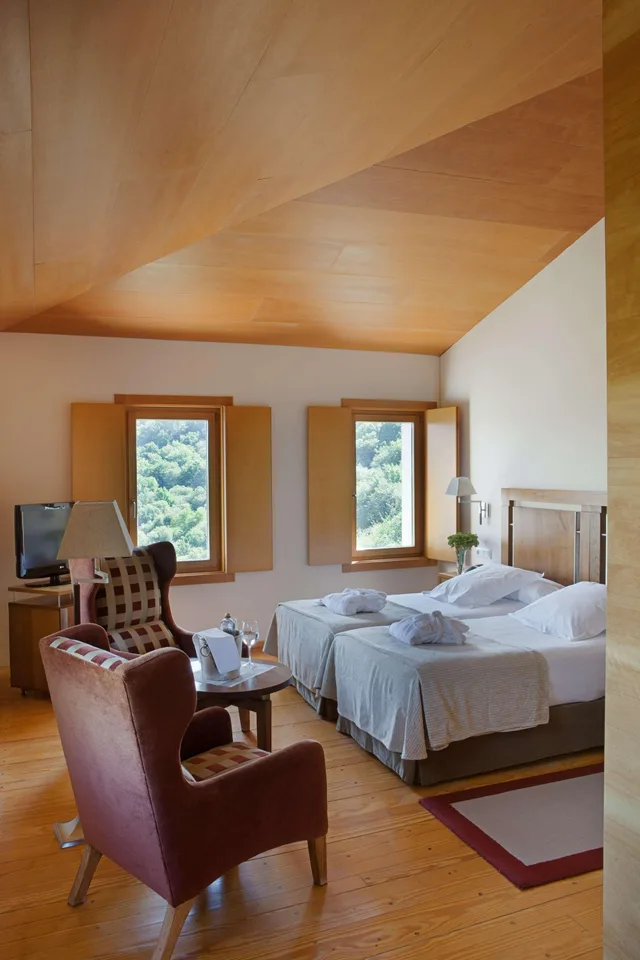 Standard, Double Bed, Parador de Santo Estevo 2/10