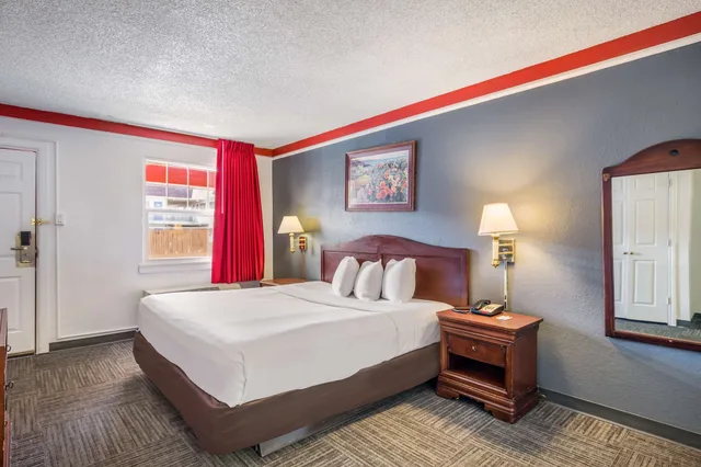 غرفة بسرير كينج، Americas Best Value Inn Denver 2/4