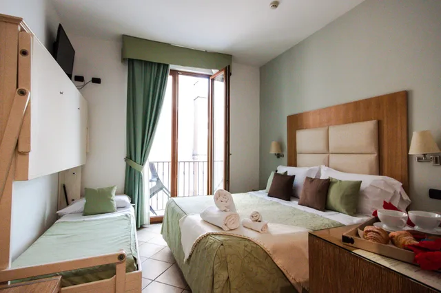 Standard, Triple, 3 Beds, Sorrento City Hotel 5/10