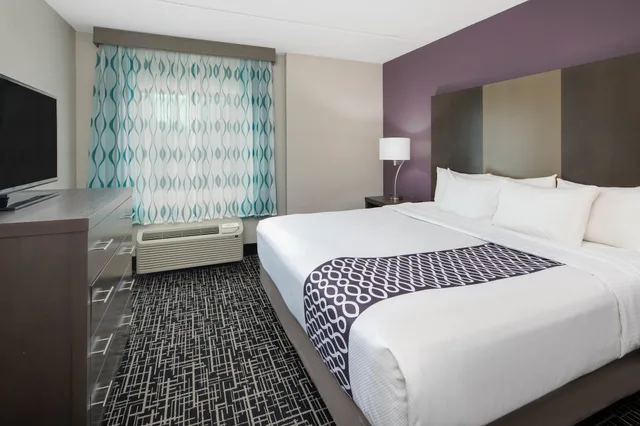 جناح بسرير كينج بغرفة نوم واحدة، La Quinta Inn & Suites by Wyndham Chattanooga - East Ridge 3/6