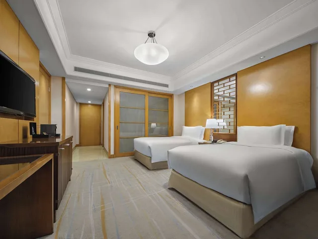 غرفة تنفيذية بسريرين منفصلين، DoubleTree by Hilton Hotel Shanghai Pudong 2/10
