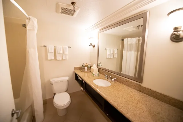 Premium, King Bed, Ocean Front، Holiday Inn Resort Bar Harbor Acadia Natl Park 7/7