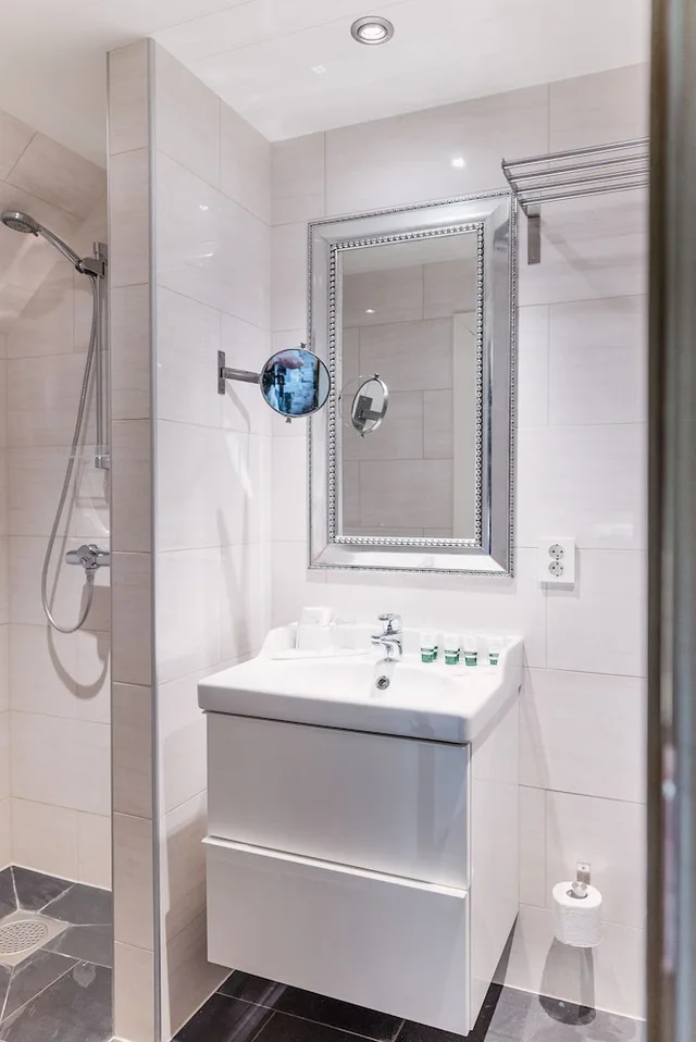 Superior, Double Bed, Store Ringheim Hotell and Restaurant 3/3