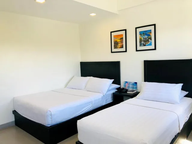 Standard, Triple, Playa Azul Baler 1/5