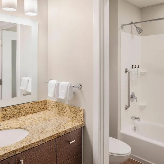 غرفة قياسية بسريرين كوين، Towneplace Suites By Marriott Bangor 2/3