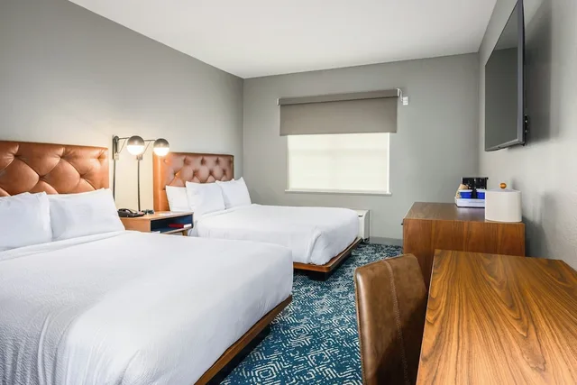 Standard, 2 Queen Beds, Country Inn & Suites By Radisson Manchester Airport Nh 3/6