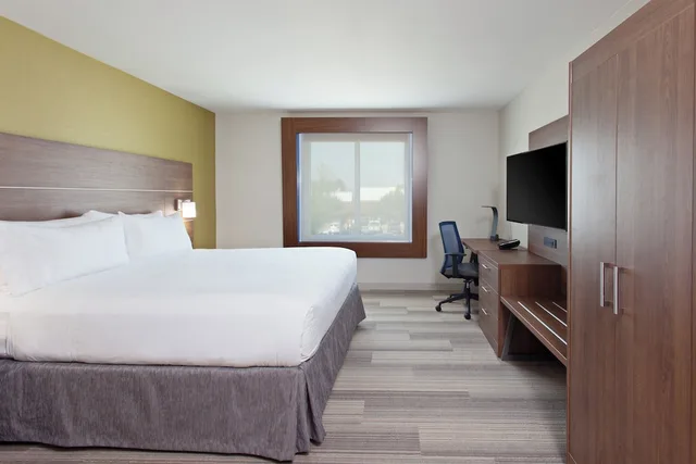 غرفة قياسية بسرير كينج لذوي الإعاقة، Holiday Inn Express Hotel Suites Pasadena Colorado Boulevard 3/6