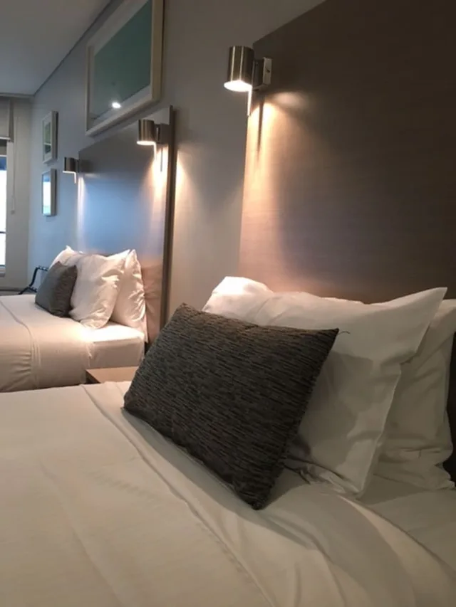 غرفة ثلاثية بسرير كوين وسرير فردي بإطلالة على البحر، MANLY PARADISE MOTEL AND APARTMENTS 4/6