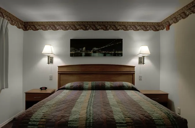 Standard, King Bed, Oceanview Inn 2/3