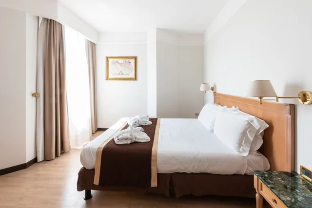 غرفة كلاسيكية بسرير كوين، Shg Hotel De La Ville Vicenza 4/5