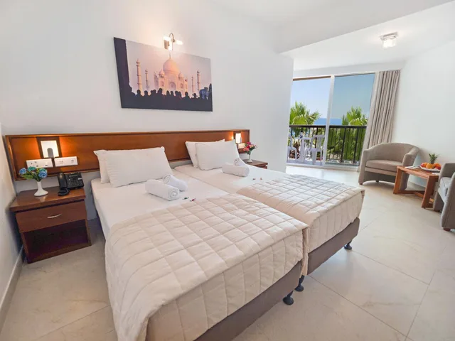 Standard, Single Bed, Lateral Side Sea View، Avlida Hotel 4/8