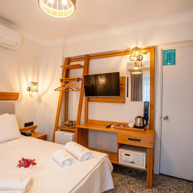 غرفة بسرير مزدوج بشرفة، Dark Station Boutique Hotel 5/6