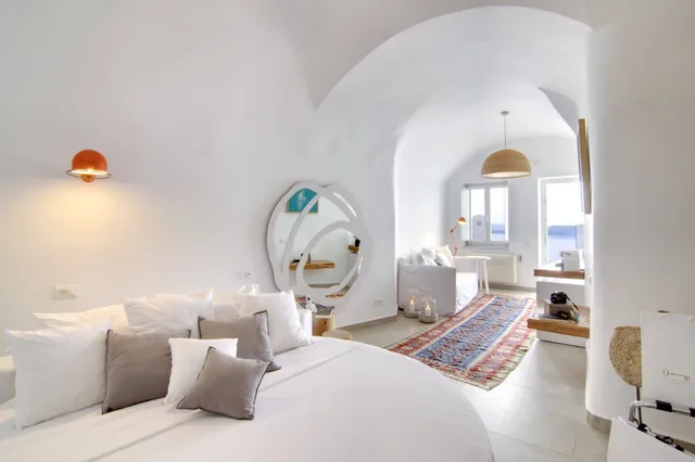 Honeymoon, Suite, Queen Bed, Caldera View, Hot Tub، Santorini Secret Suites and Spa - Adults Only 4/8