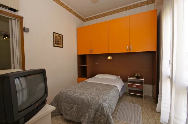 غرفة مفردة، Victory Hotel 7/8