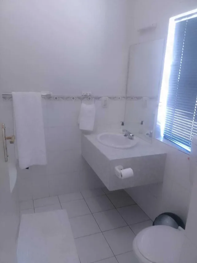 غرفة كومفورت بسرير مزدوج وسرير فردي، Broadway Guesthouse 3/5