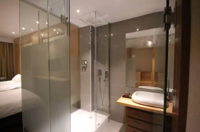 Deluxe, 2 Double Beds, Menoir Dorsett Hotel 2/2