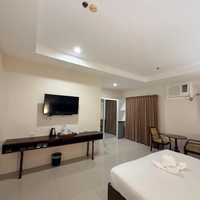 جناح تنفيذي، Sierra Hotel 10/10