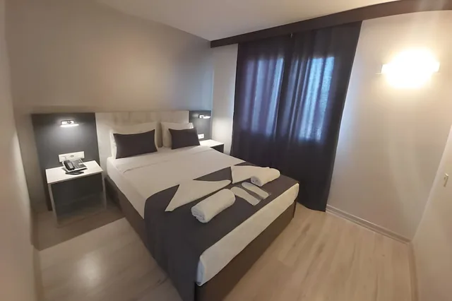 جناح فاخر بسرير كوين بإطلالة على البحر بغرفة نوم واحدة مع أريكة، La Bella Suit Otel 7/10