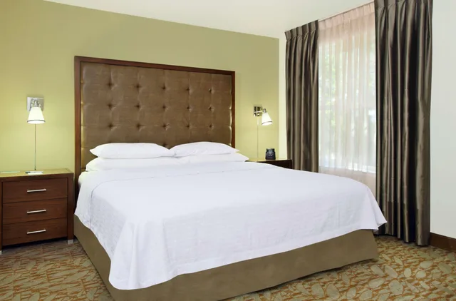 غرفة بسرير كوين لذوي الإعاقة، Homewood Suites By Hilton Newark-Fremont 1/4
