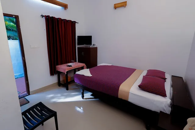 غرفة أساسية بسرير مزدوج، Illikkalam Lakeside Cottages 1/3