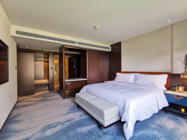 جناح بسرير كينج بشرفة بغرفة نوم واحدة مع دخول صالة النادي، Intercontinental Jiuzhai Paradise 1/6