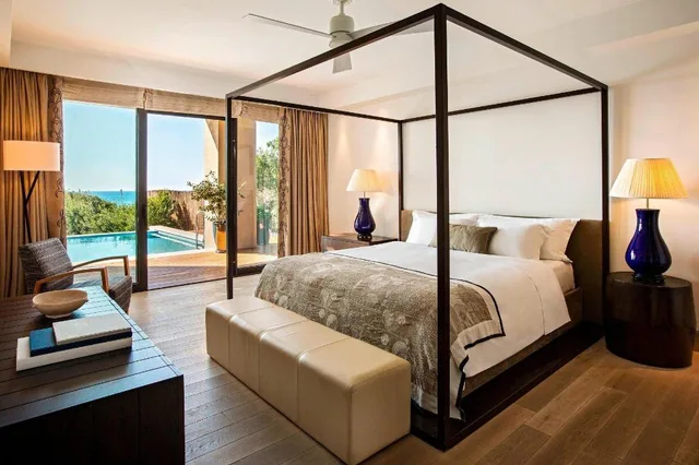 2 Bedrooms, Master, Infinity, Villa, Twin Beds, King Bed, Beach Front, Private Pool، The Romanos, a Luxury Collection Resort, Costa Navarino 1/2
