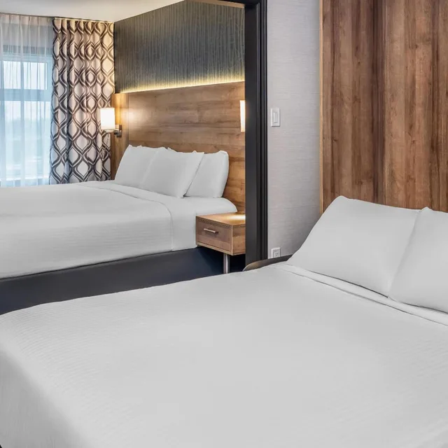 Suite, King Bed, Murphy Bed, Queen Bed، Quality Suites Drummondville 3/9