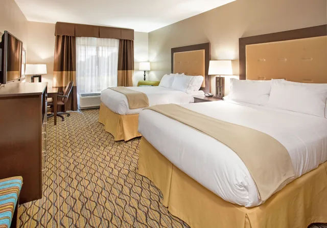 غرفة قياسية بسريرين كوين، Holiday Inn Express Hotel And Suites St Joseph 1/4