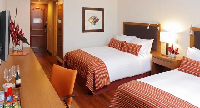 غرفة كلاسيكية بسريرين مزدوجين، InterContinental Cali 2/3