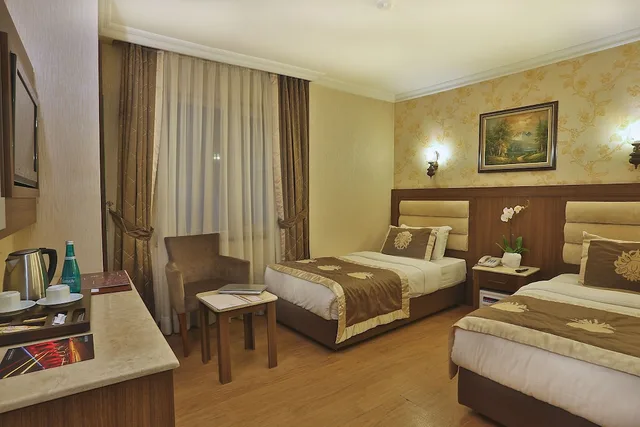 غرفة عائلية بسرير مزدوج وسريرين منفصلين، Grand Hilarium Hotel 2/10