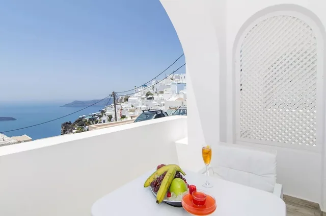 جناح بسرير كينج بإطلالة جزئية على البحر مع أريكة، Aqua Luxury Suites 10/10