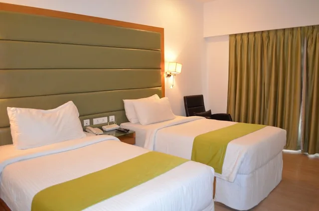 غرفة سوبيريور بسرير كوين بإطلالة على المدينة بغرفة نوم واحدة، The Peerless Inn 7/10