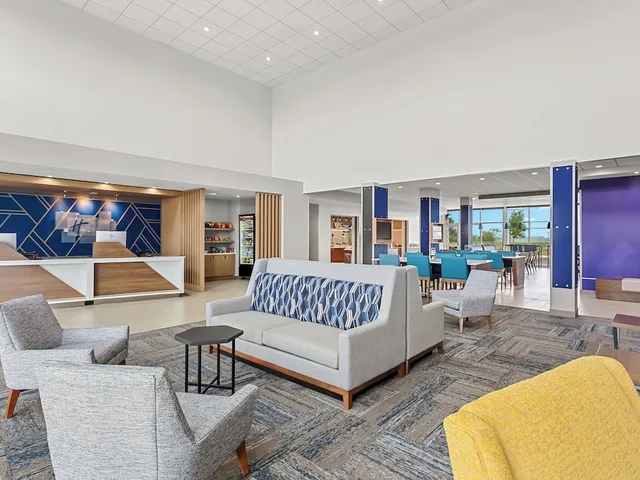 Holiday Inn Express Peotone، فرانكفورت 33/50