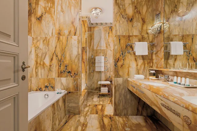 غرفة ديلوكس بسرير كينج، The Westin Excelsior Roma 5/5