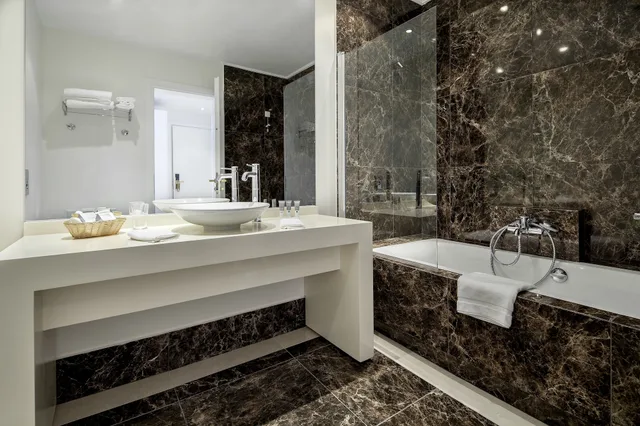 جناح غراند، Theoxenia Residence 1/2