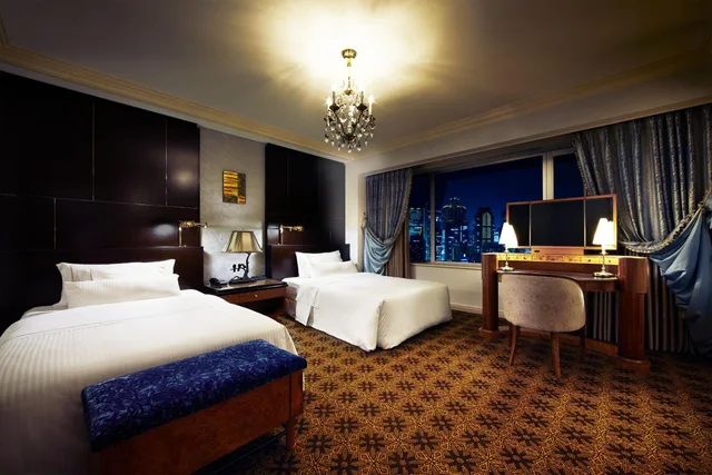 جناح تنفيذي تنفيذي بسريرين مزدوجين مع دخول الصالة، The Westin Osaka 1/3