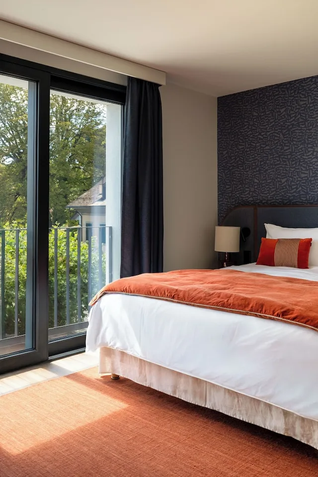 غرفة بسرير كوين بإطلالة على البحيرة، Hotel Real Nyon 1/9