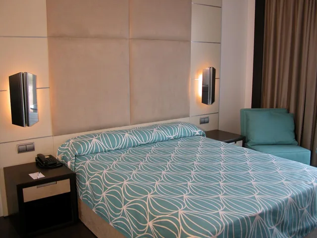 غرفة بسرير مزدوج مع سرير إضافي، Hotel Palacio Albacete and Spa 5/8
