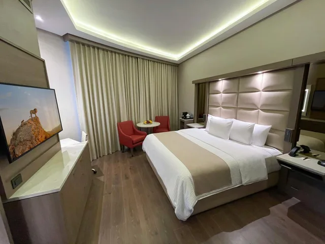 غرفة بسرير كينج بإطلالة على الجبل، Safi Royal Luxury Metropolitan 3/7