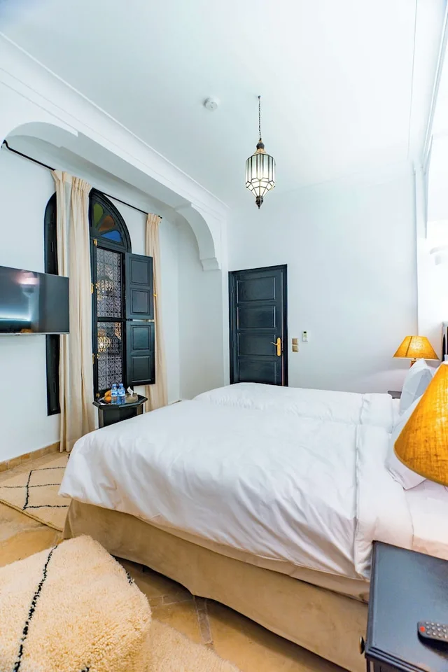 1 Bedroom, Superior, King Bed, Courtyard View, Riad Dar Dialkoum 5/10