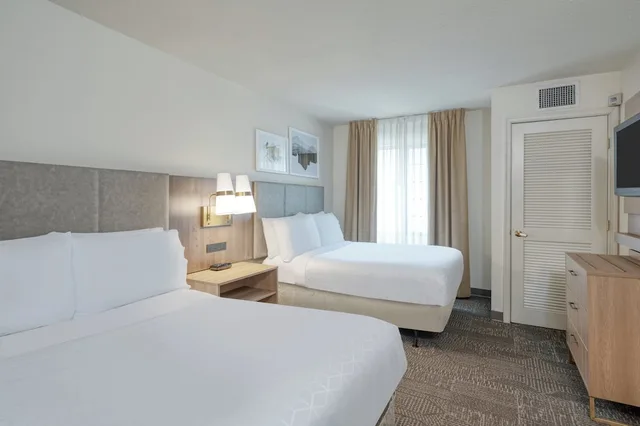 جناح بسريرين مزدوجين لذوي الإعاقة، Staybridge Allentown Bethlehem Airport Suites 1/10